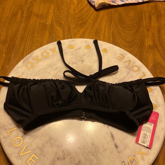 Xhilaration Other - Cute swim top ( bag C)